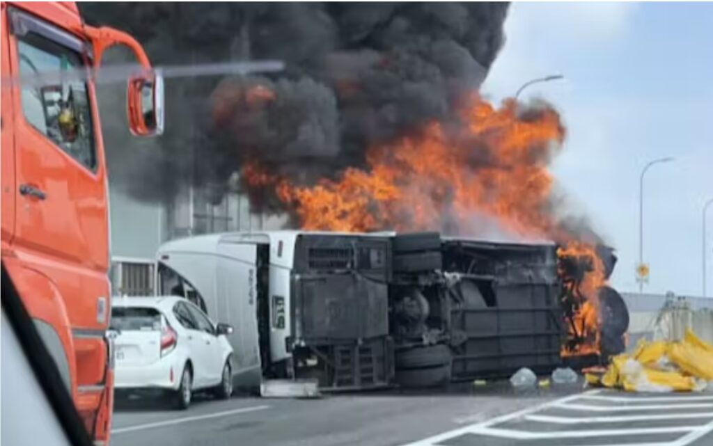 名古屋高速バス　炎上事故
